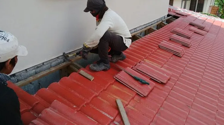 Upah Baiki Bumbung Bocor
